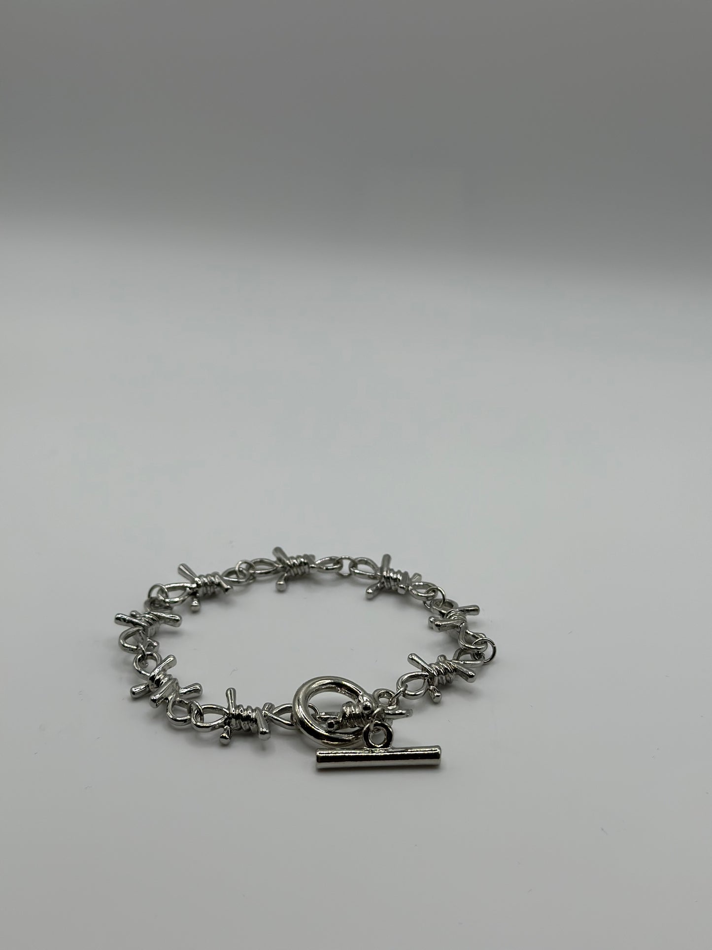 #46 Silver halsband & armband med taggtråd