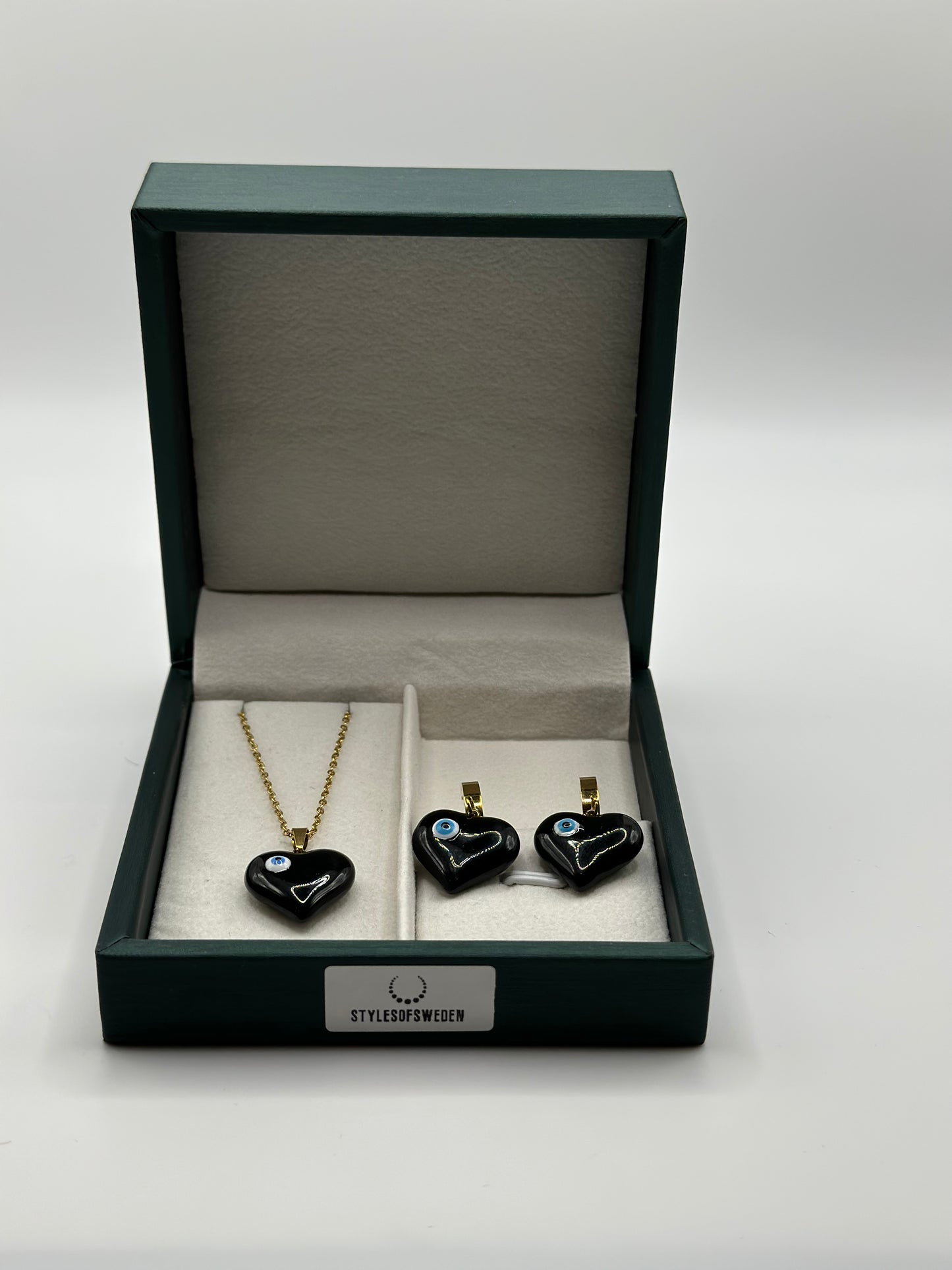 #45 Svart hjärta med blått öga, onda öga