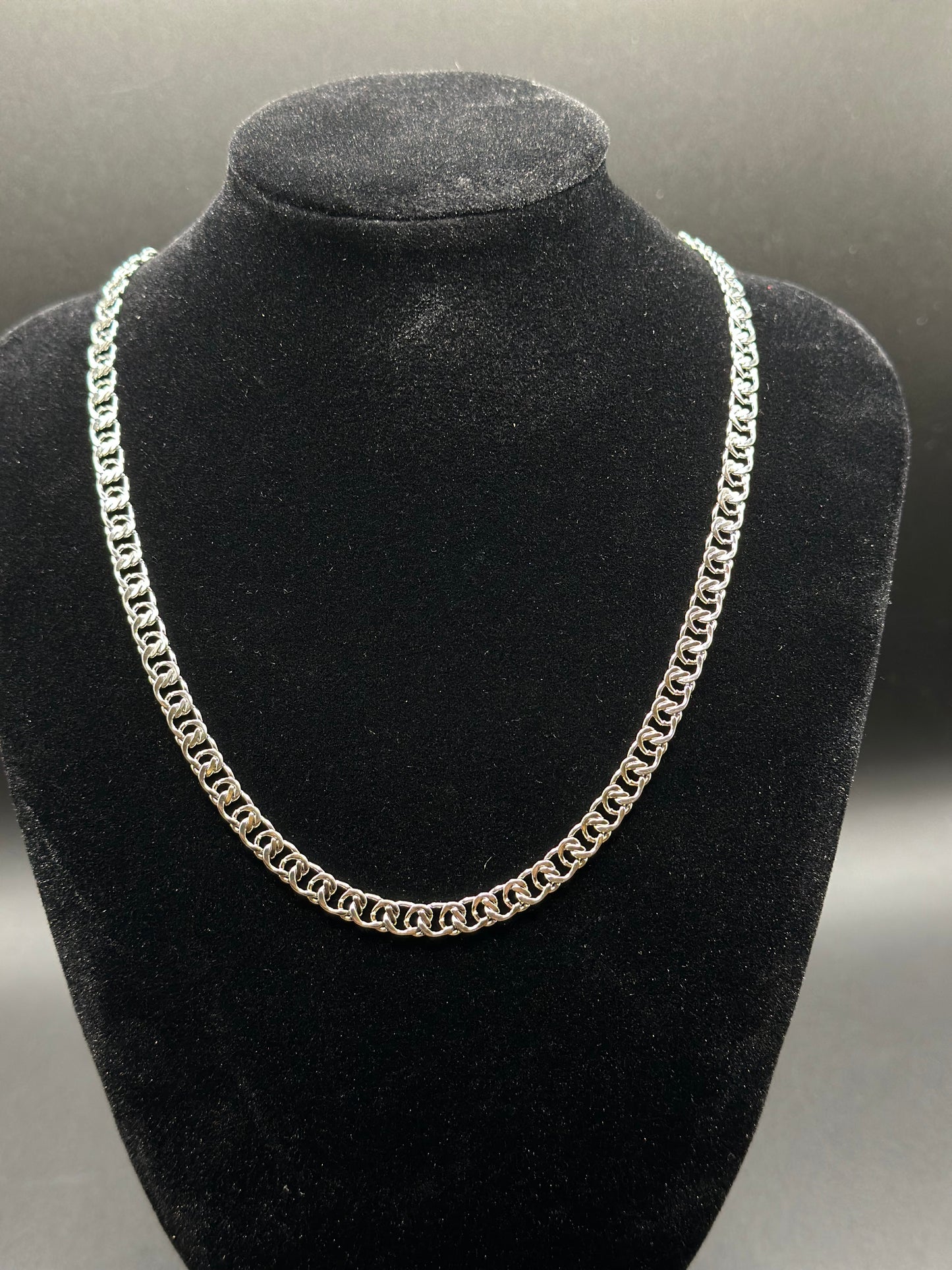 #108 Lavera Silver halsband