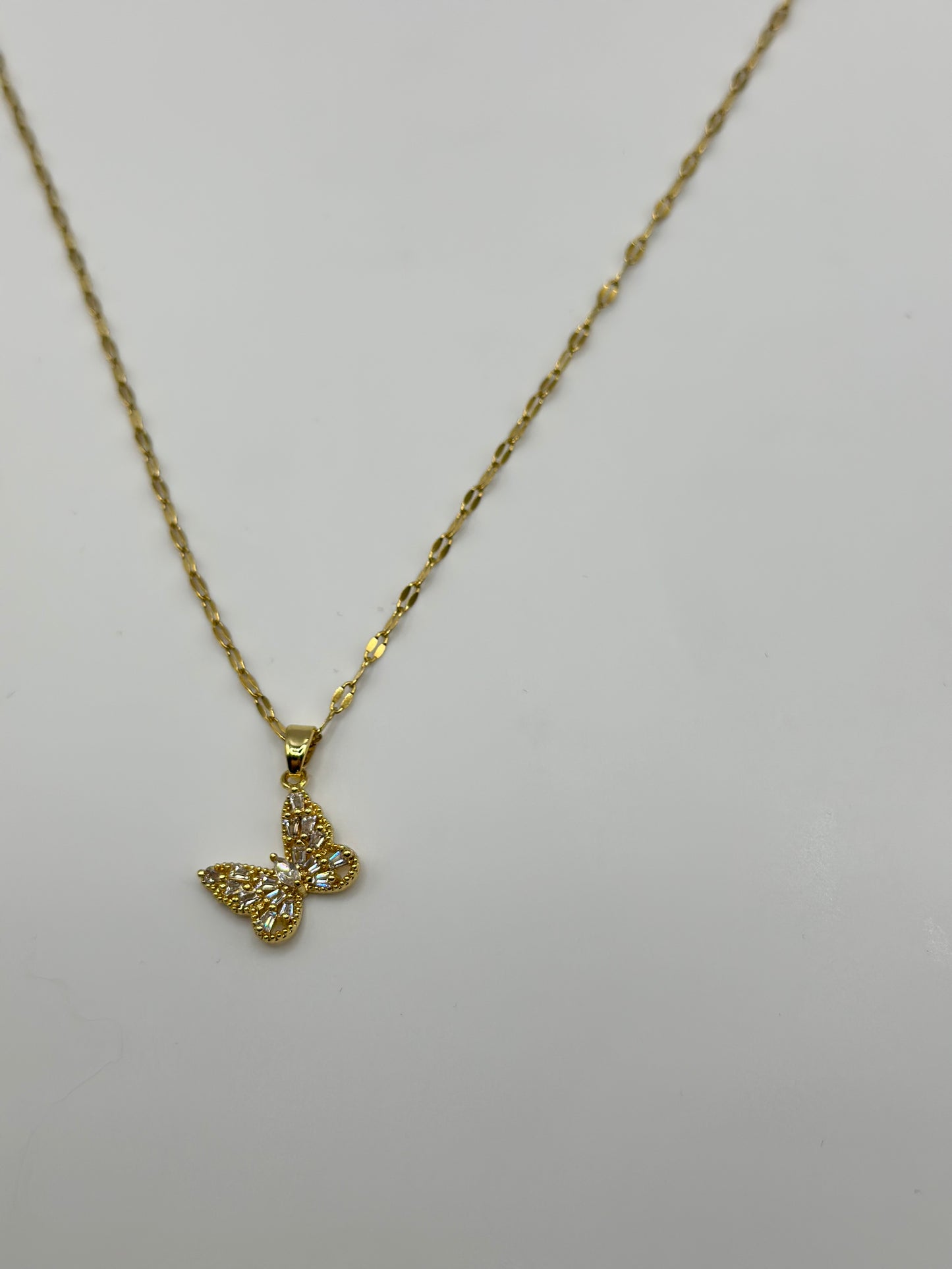 #149 Lara fjäril - Halsband