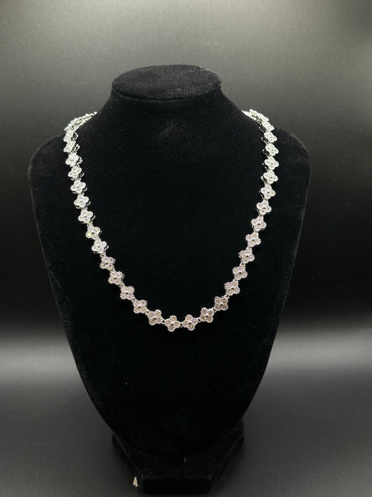 #111 Blomis Halsband Silver/Diamant