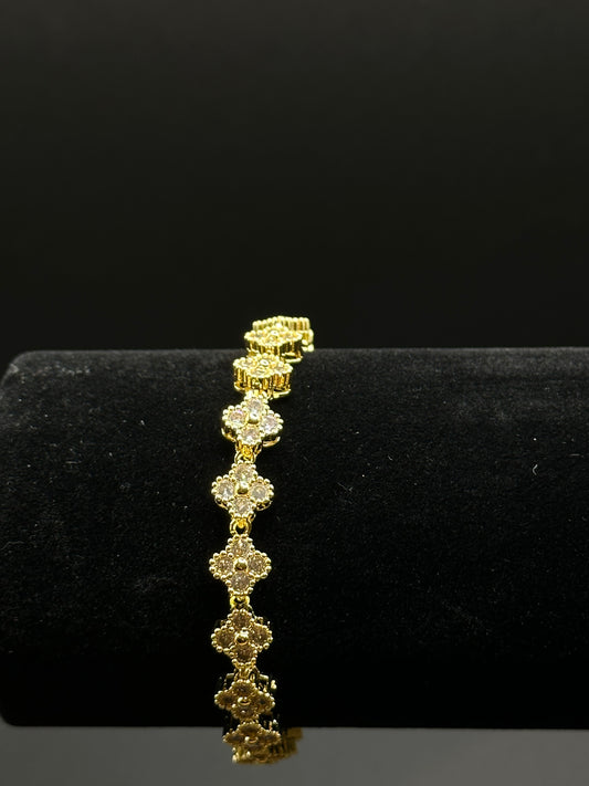 #114 Blomis armband Guld/Diamant