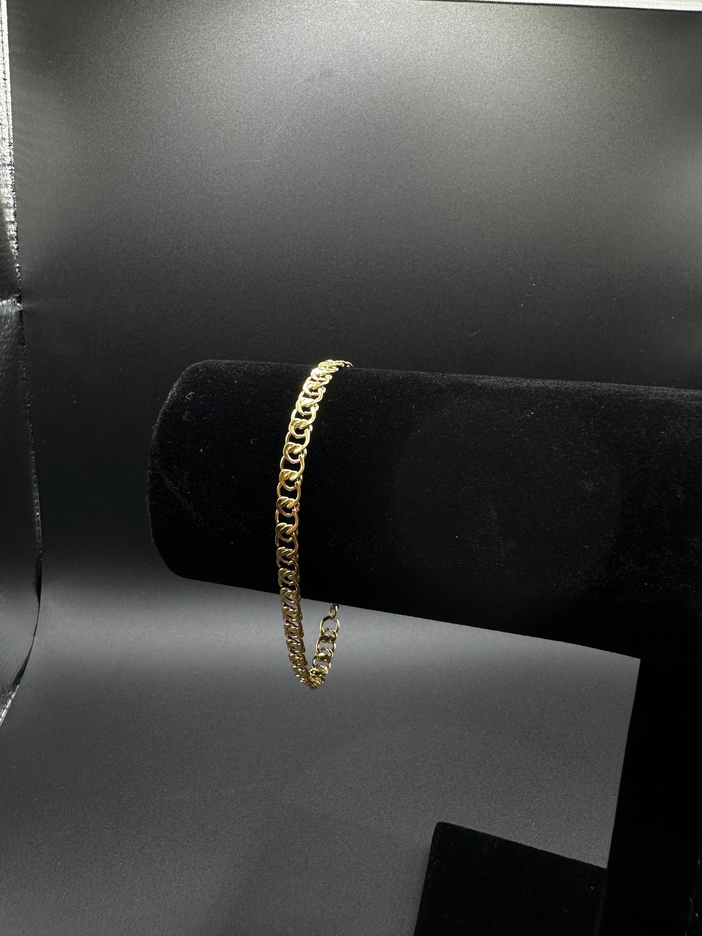 #107 Lavera Guld armband